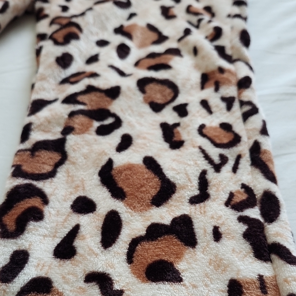 SHEIN Ribbed Beige and Leopard Print Set - Picture 5 of 5